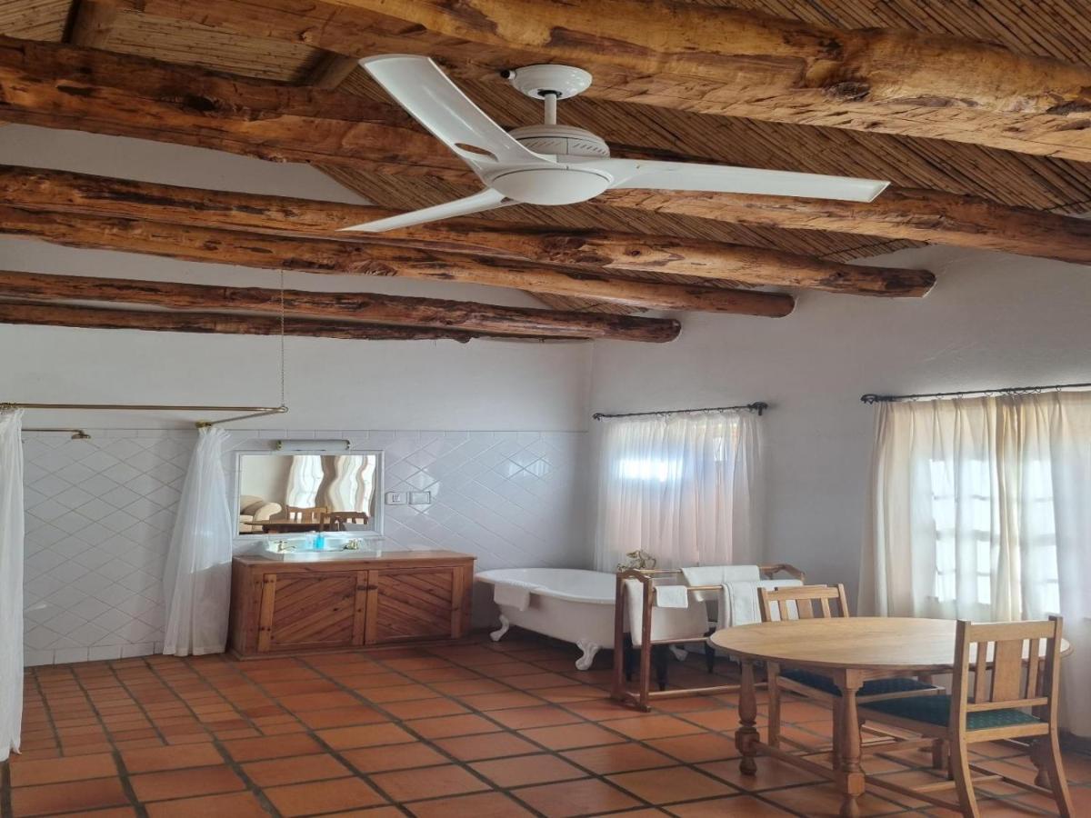 Red Mountain Ridge Karoo Oasis And Guest Farm Apartment Buffelskloof ภายนอก รูปภาพ